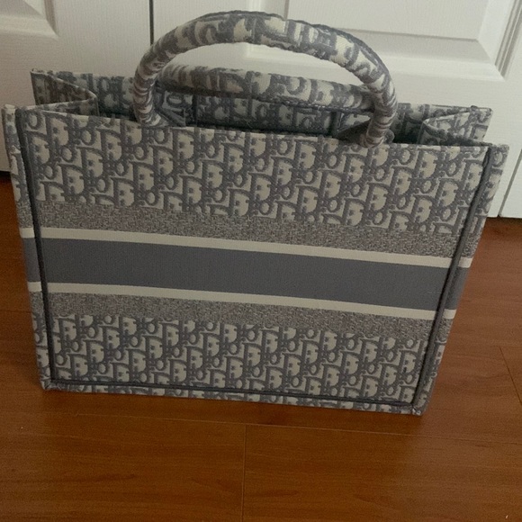 Handbags - Tote bag